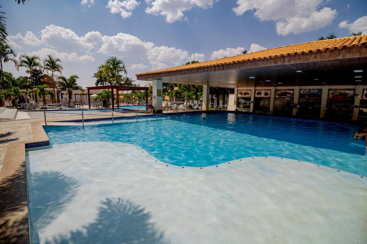 Diroma Resort Com Um Dia No Acqua Park Caldas Novas Exterior foto